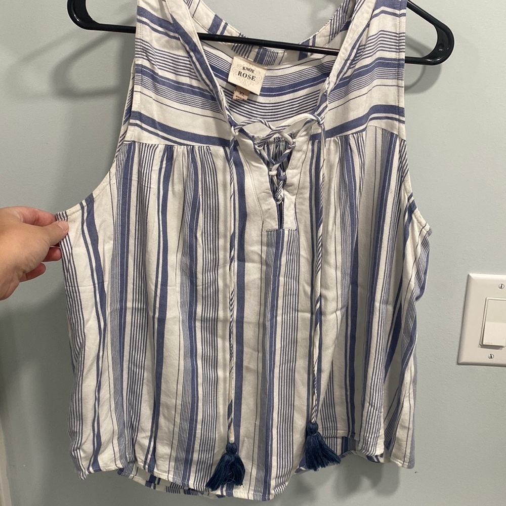 Knox rose xl striped sleeveless blouse tie front